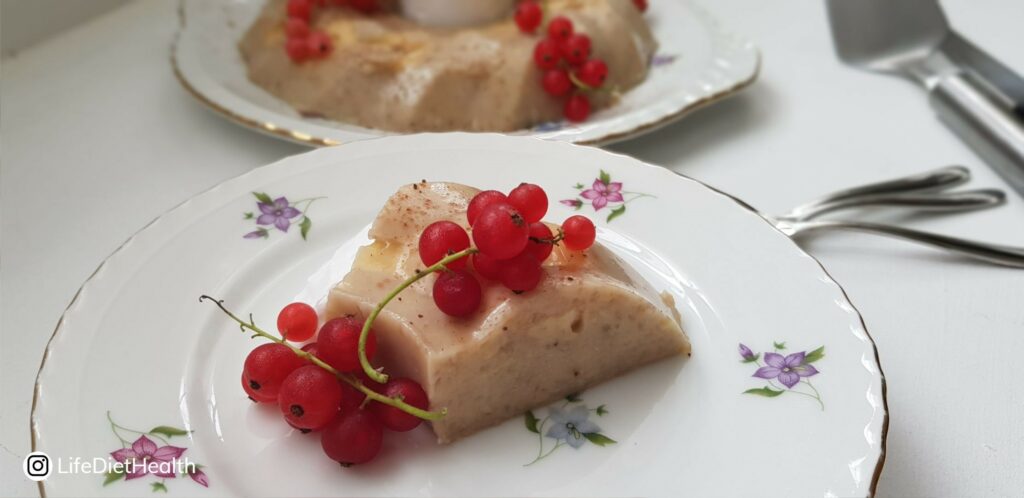 panna cotta with redcurrants